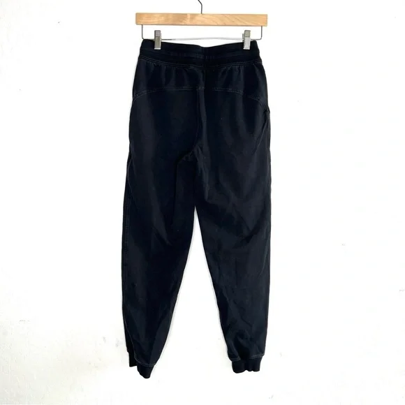 Lululemon Scuba Jogger in Black - Picture 3 of 8